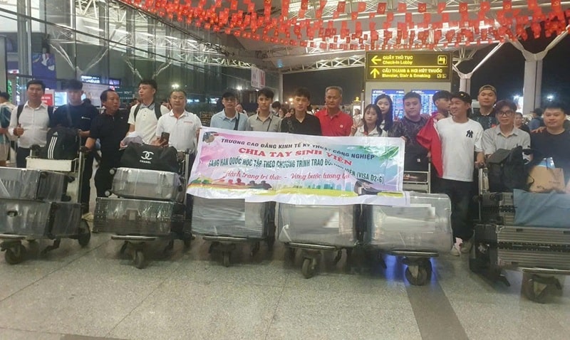 chia tay các bạn sinh viên tham gia chương trình du học Hàn Quốc (diện trao đổi sinh viên D2-6) -2