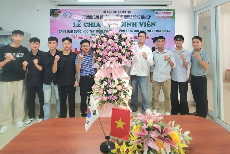 CHIA TAY SINH VIÊN SANG HÀN QUỐC HỌC TẬP diện trao đổi sinh viên D2-6 -1